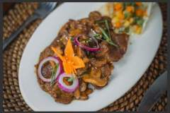 received_2415775845293542